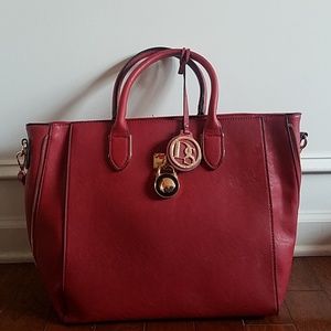 🌟ONLY USED ONCE🌟DaSein red hand bag